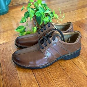 Clarks Leather Oxford Shoes NWOT